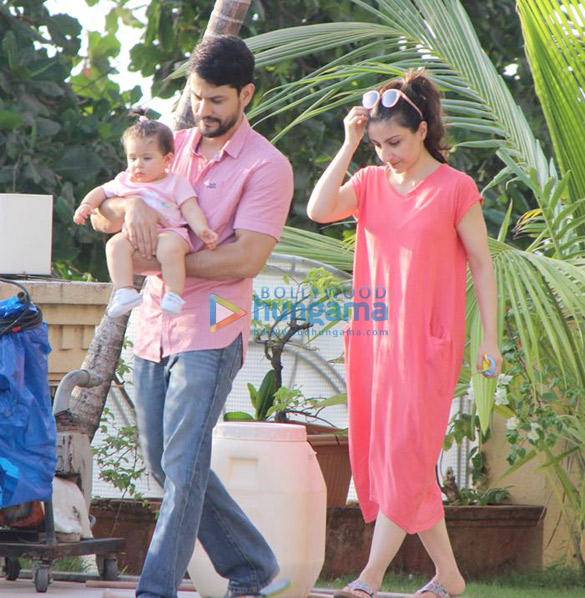 soha ali khan and kunal khemu at amrita aroras house 4