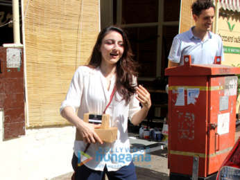 Soha Ali Khan snapped at Farmers' Cafe in Bandra