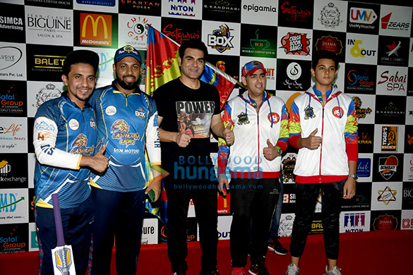 sohail khan arbaaz khan and others grace the finals of the box bowl out xeries 3