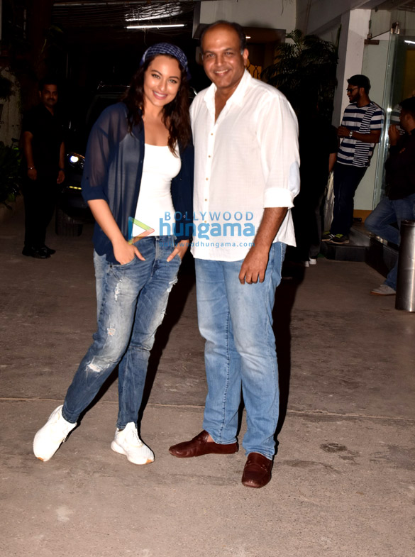 Sonakshi Sinha graces the screening of a Marathi film Sonakshi Sinha graces the screening of a Marathi film