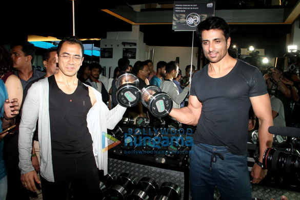 sonu sood snapped at fitness bash in kris gethins gym 2