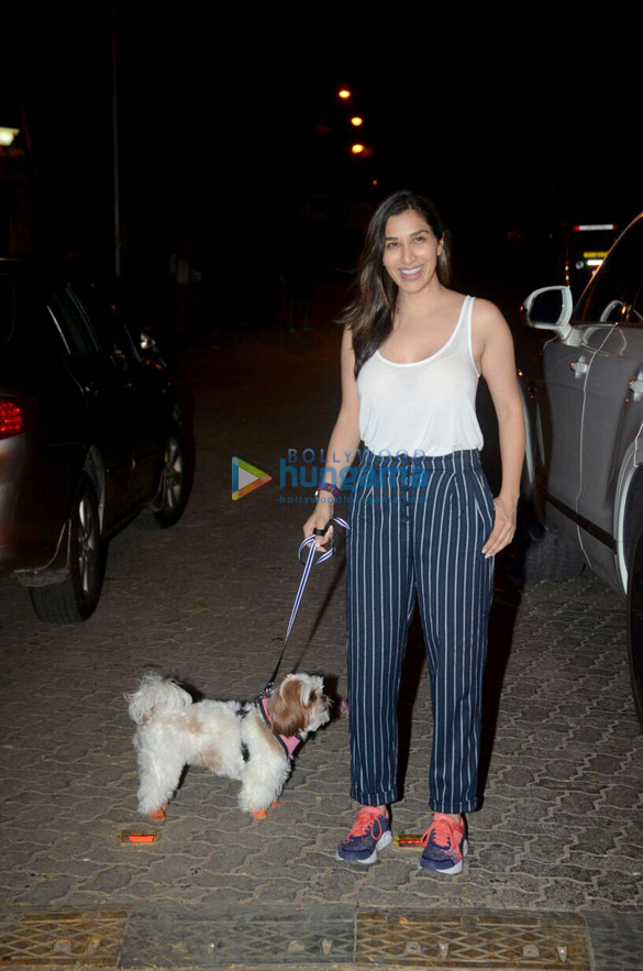 sophie chaudhary snapped at pali hill in bandra 1