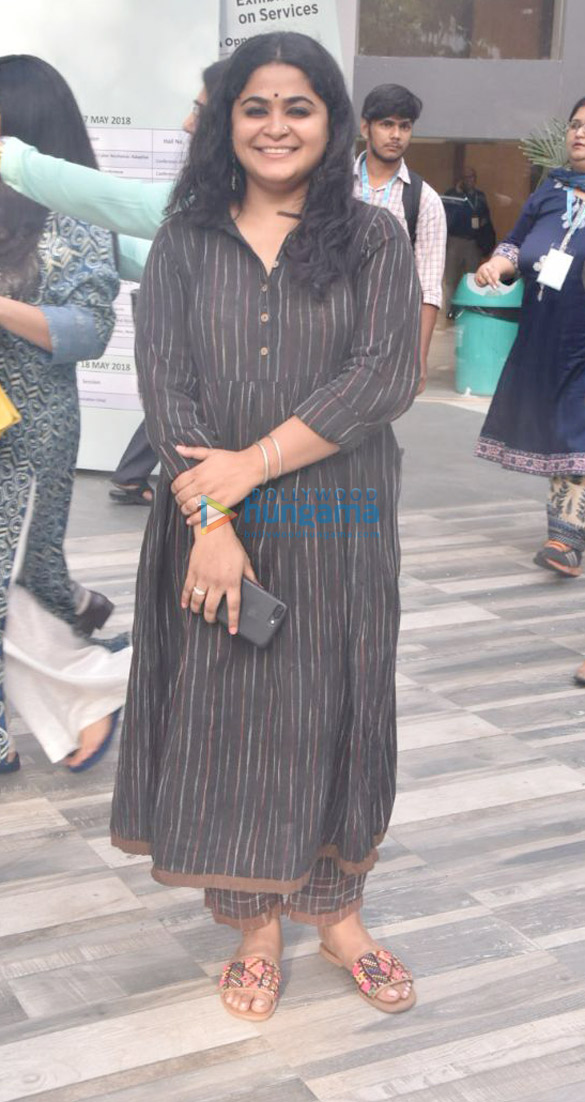 taapsee pannu snapped outside nsci 1