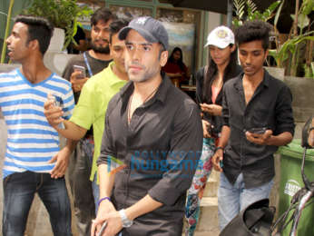 Tusshar Kapoor snapped with friends at The Kitchen Garden in Bandra