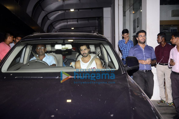 varun dhawan and ayush sharma spotted at gym in bandra 1