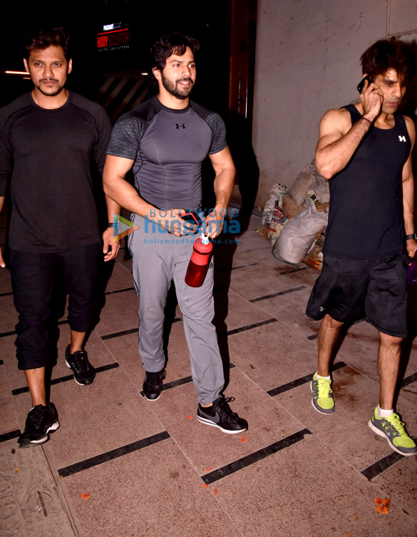 varun dhawan snapped post his gym session 2 2