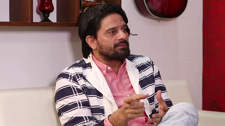 “Indian army ko politics main ghasetna nahi chaheye…”: Jaideep Ahlawat | RAAZI “Indian army ko politics main ghasetna nahi chaheye…”: Jaideep Ahlawat | RAAZI