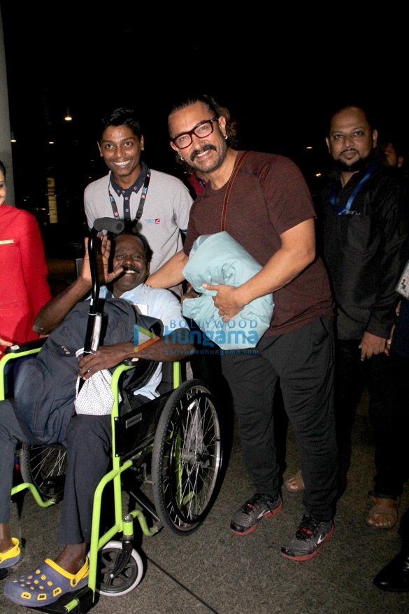 aamir khan karan johar david dhawan and others snapped at the airport 6