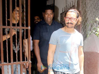 Aamir Khan spotted at Shankar Mahadevan's studio in Bandra