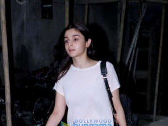 Alia Bhatt snapped outside Kromakay salon in Juhu