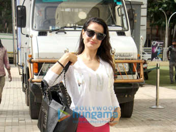 Ameesha Patel snapped with Sunny Singh Nijjar at PVR Juhu (2)