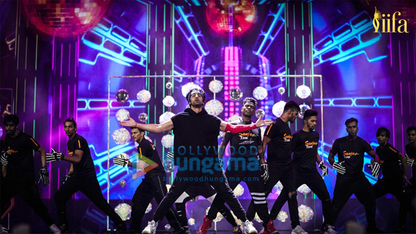 arjun kapoor kriti sanon and others snapped at iifa 2018 rehearsals 1