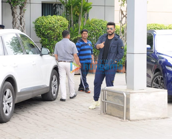 arjun kapoor arrives back after a brand shoot 5