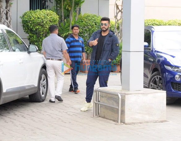 arjun kapoor arrives back after a brand shoot 6