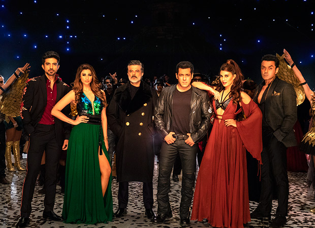 Box Office Race 3 takes a very good start of Rs. 29.17 crore on Day 1 Box Office Race 3 takes a very good start of Rs. 29.17 crore on Day 1