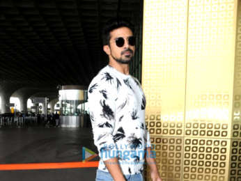 Daisy Shah, Anushka Sharma, Virat Kohli and Saqib Saleem snapped at the airport