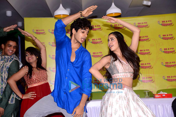 dhadak duo ishaan khatter and janhvi kapoor launch zingaat song 6