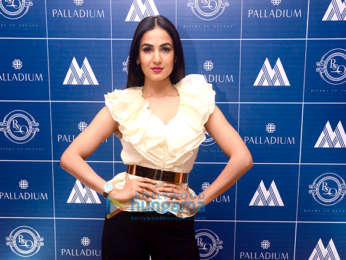 Evelyn Sharma, Sonal Chauhan, Dino Morea and others grace Rivers To Ocean restaurant launch