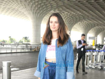 Evelyn Sharma snapped at the airport