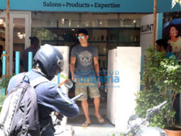 Farhan Akhtar spotted with family at BBlunt salon in Bandra