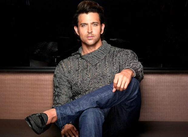 Hrithik Roshan to throw a party for Anand Kumar's 26 IIT-JEE 2018 pass outs Hrithik Roshan to throw a party for Anand Kumar's 26 IIT-JEE 2018 pass outs