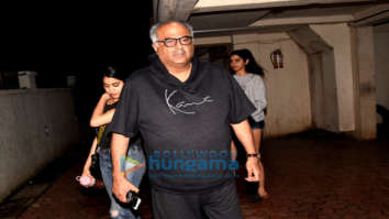 Janhvi Kapoor, Khushi Kapoor & Boney Kapoor visit Arjun Kapoor’s home
