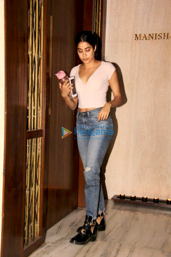Janhvi Kapoor snapped at Manish Malhotra’s house Janhvi Kapoor snapped at Manish Malhotra’s house