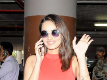 Kareena Kapoor Khan, Gauahar Khan and others snapped at the airport