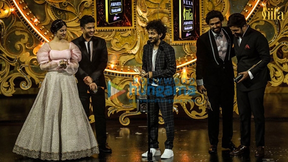 kartik aaryan zaira wasim bobby deol and others grace the iifa awards 201899