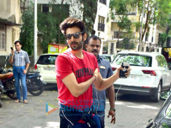 Kartik Aaryan spotted at gym in Bandra