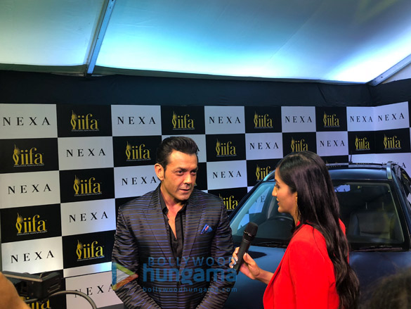 kriti sanon shraddha kapoor anil kapoor varun dhawan and others snapped at the green carpet of iifa rocks 20187 3