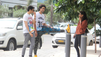 Kunal Kapoor snapped with family at BKC