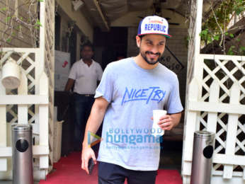 Kunal Khemu and Soha Ali Khan snapped outside Smoke House Deli