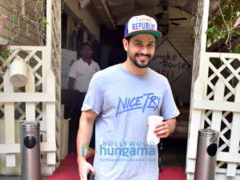 Kunal Khemu and Soha Ali Khan snapped outside Smoke House Deli
