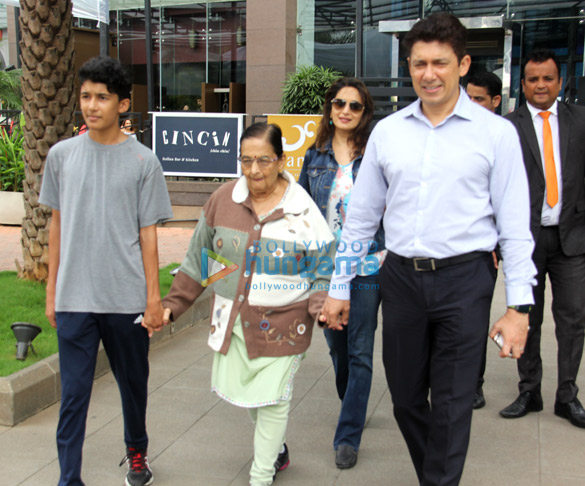 madhuri dixit and family snapped at bkc 4