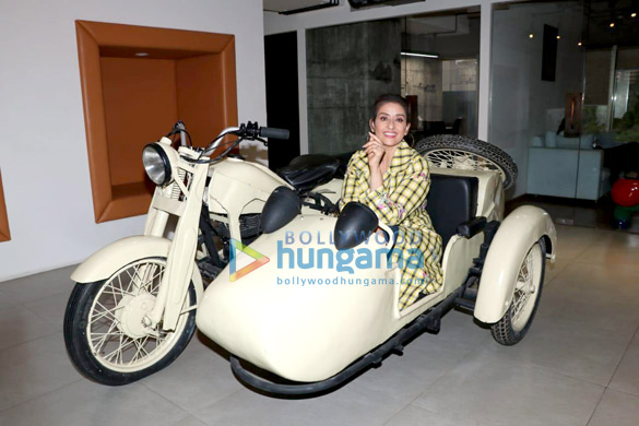manisha koirala snapped promoting sanju at rajkumar hiranis office 4