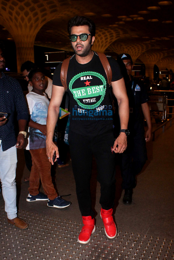 nora fatehi malaika arora evelyn sharma and others snapped at the airport 006 1