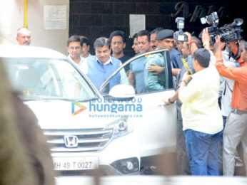 Politician Nitin Gadkari snapped at Salman Khan's house