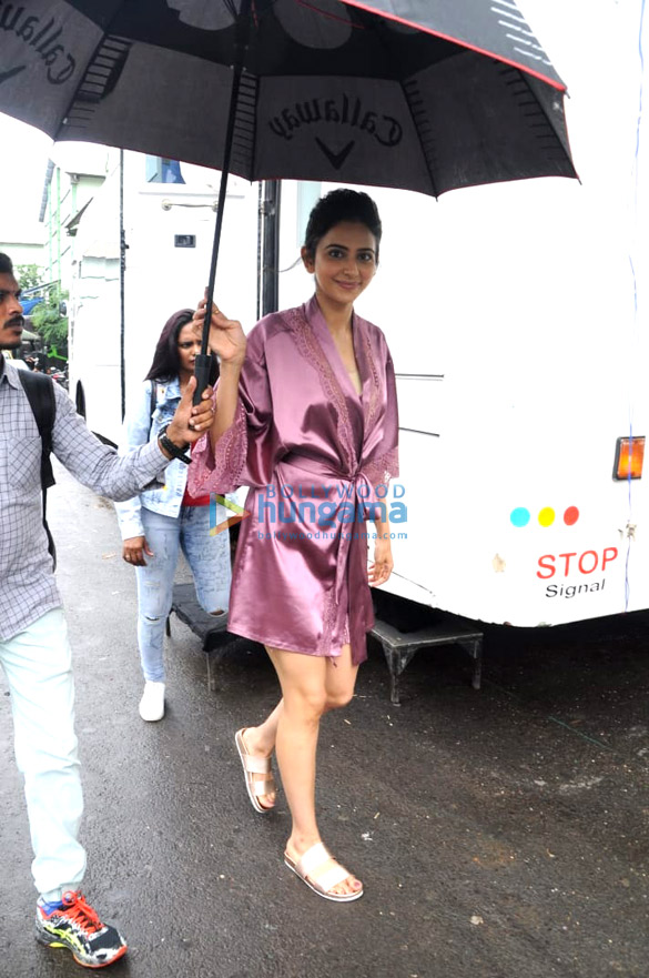 rakul preet singh snapped at the filmcity for an ad shoot 1