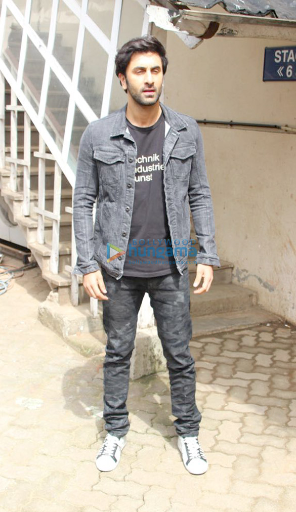 ranbir kapoor rajkumar hirani and vidhu vinod chopra snapped during media interviews at mehboob studio for sanju 6