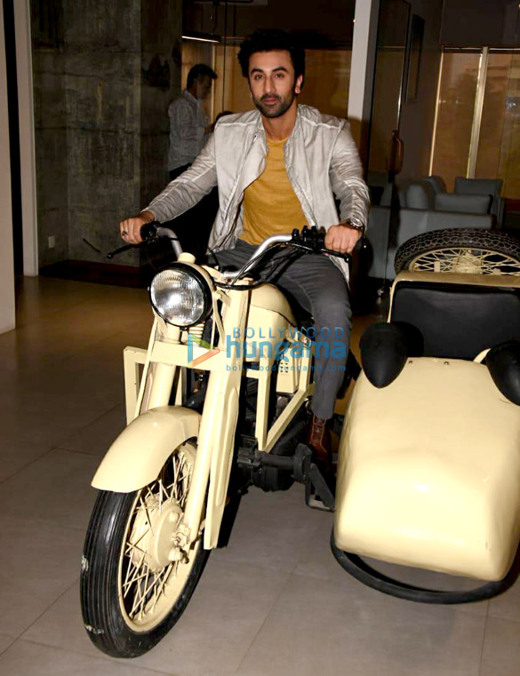 ranbir kapoor and rajkumar hirani snapped promoting their film sanju 3