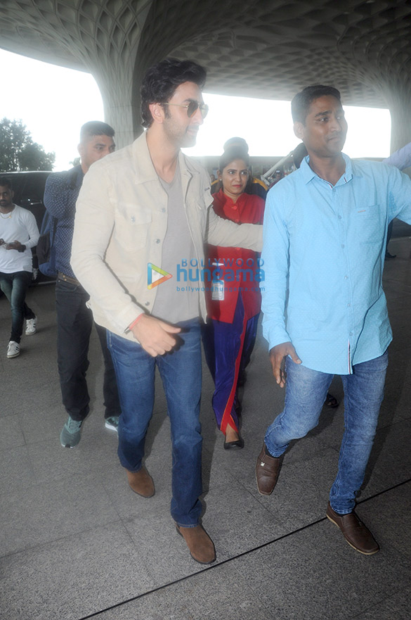 ranbir kapoor snapped at the airport leaving to attend the iifa awards in new york 5
