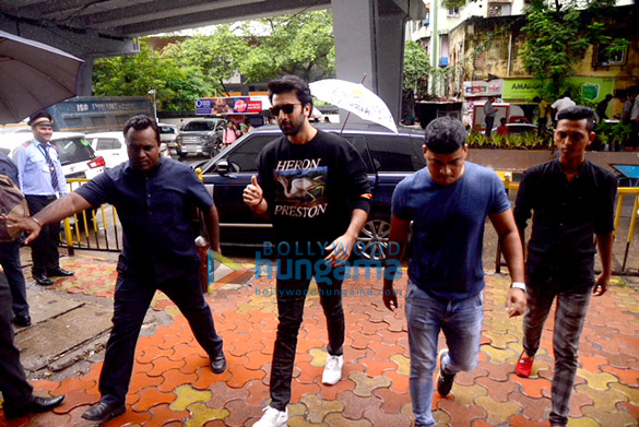 ranbir kapoor spotted in mumbai 5