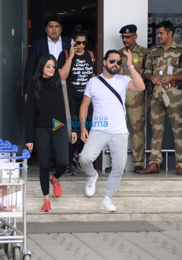 shruti haasan snapped with boyfriend michael corsale 3