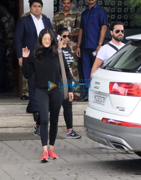 shruti haasan snapped with boyfriend michael corsale 4