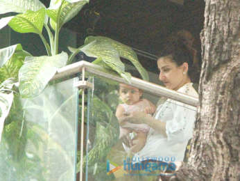 Soha Ali Khan and Inaaya snapped at Kareena Kapoor-Saif Ali Khan's Bandra home