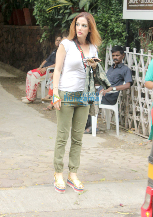 sussanne khan spotted at mac queens in bandra 1