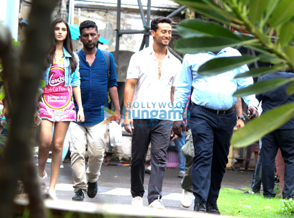 Tiger Shroff, Tara Sutaria and Ananya Pandey spotted on location shooting ‘Student Of The Year 2’ Tiger Shroff, Tara Sutaria and Ananya Pandey spotted on location shooting ‘Student Of The Year 2’