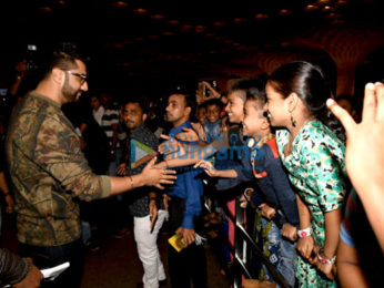 Varun Dhawan, Sonakshi Sinha, Amyra Dastur and others snapped at the airport