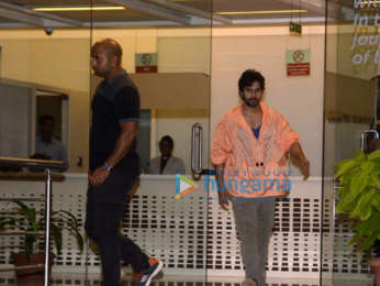 Varun Dhawan spotted at Hinduja hospital to see his newborn niece